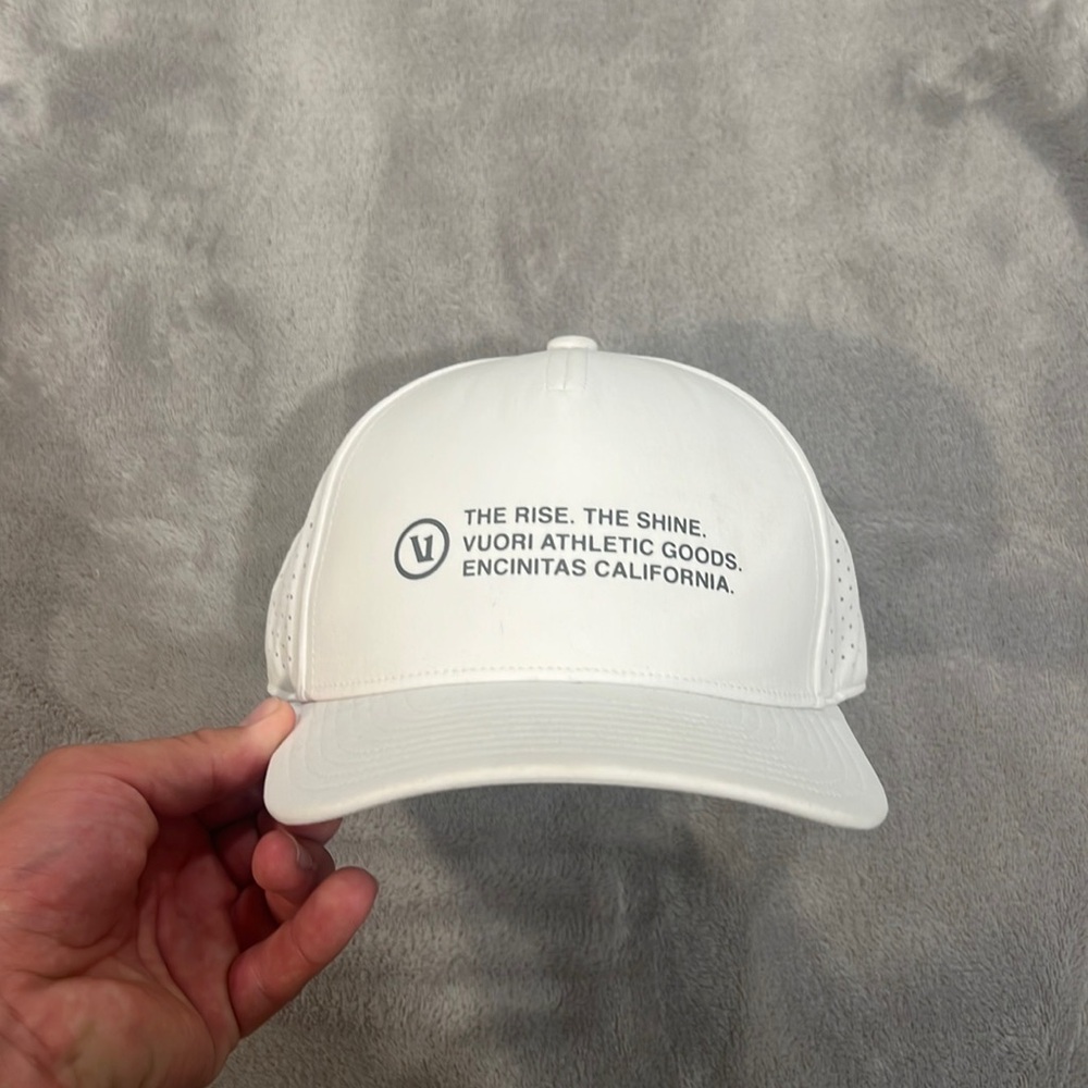 Vuori White Hat